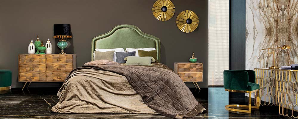 A Loft&Vintage glamour lakberendezési stílus kollekciójának borítóképe, fényes luxusbútorokkal, középen nagy plüss kárpitos ággyal.
