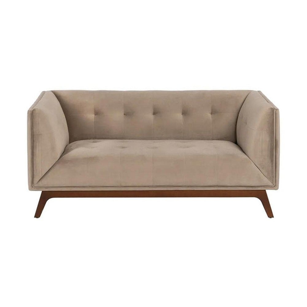 Pezsgőszínű bársonnyal kárpitozott, 2 személyes kanapé.