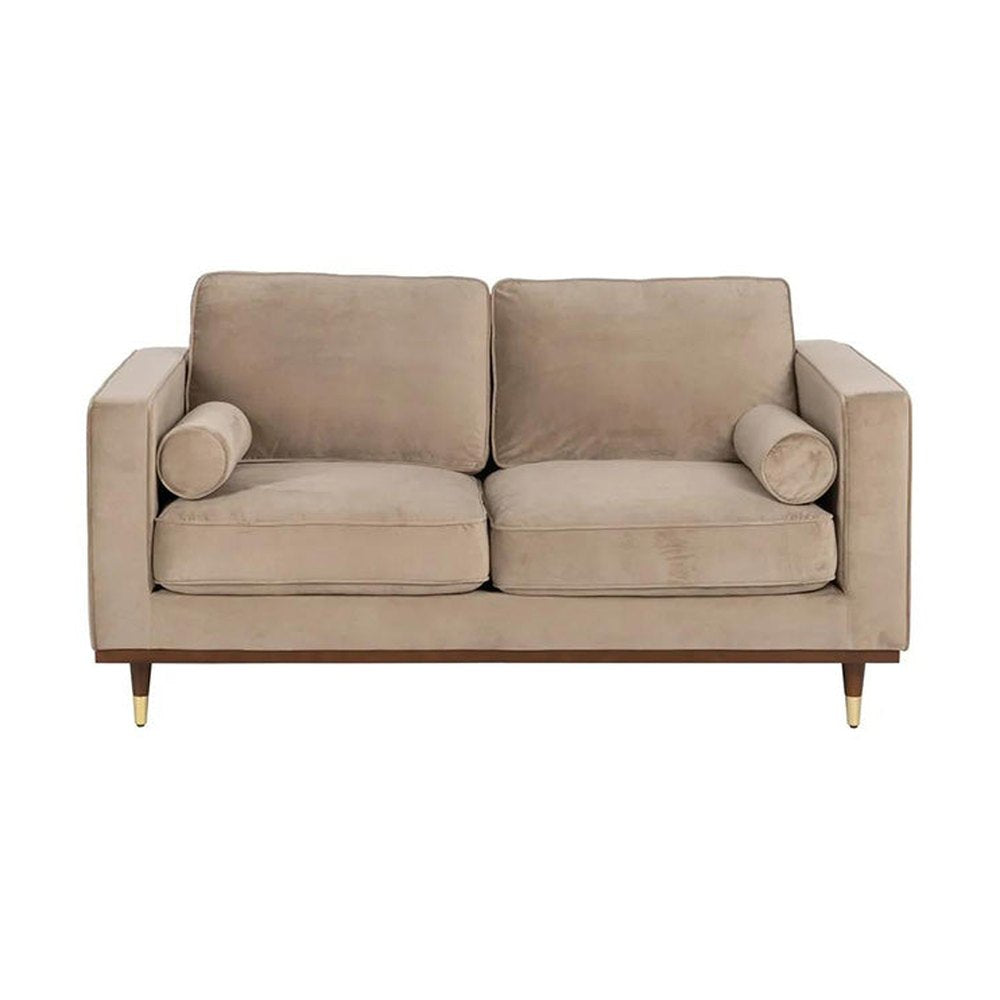 Pezsgőszínű bársonnyal kárpitozott, 2 személyes kanapé.