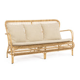 Natúr színű, 3 személyes műrattan kanapé, párnákkal.