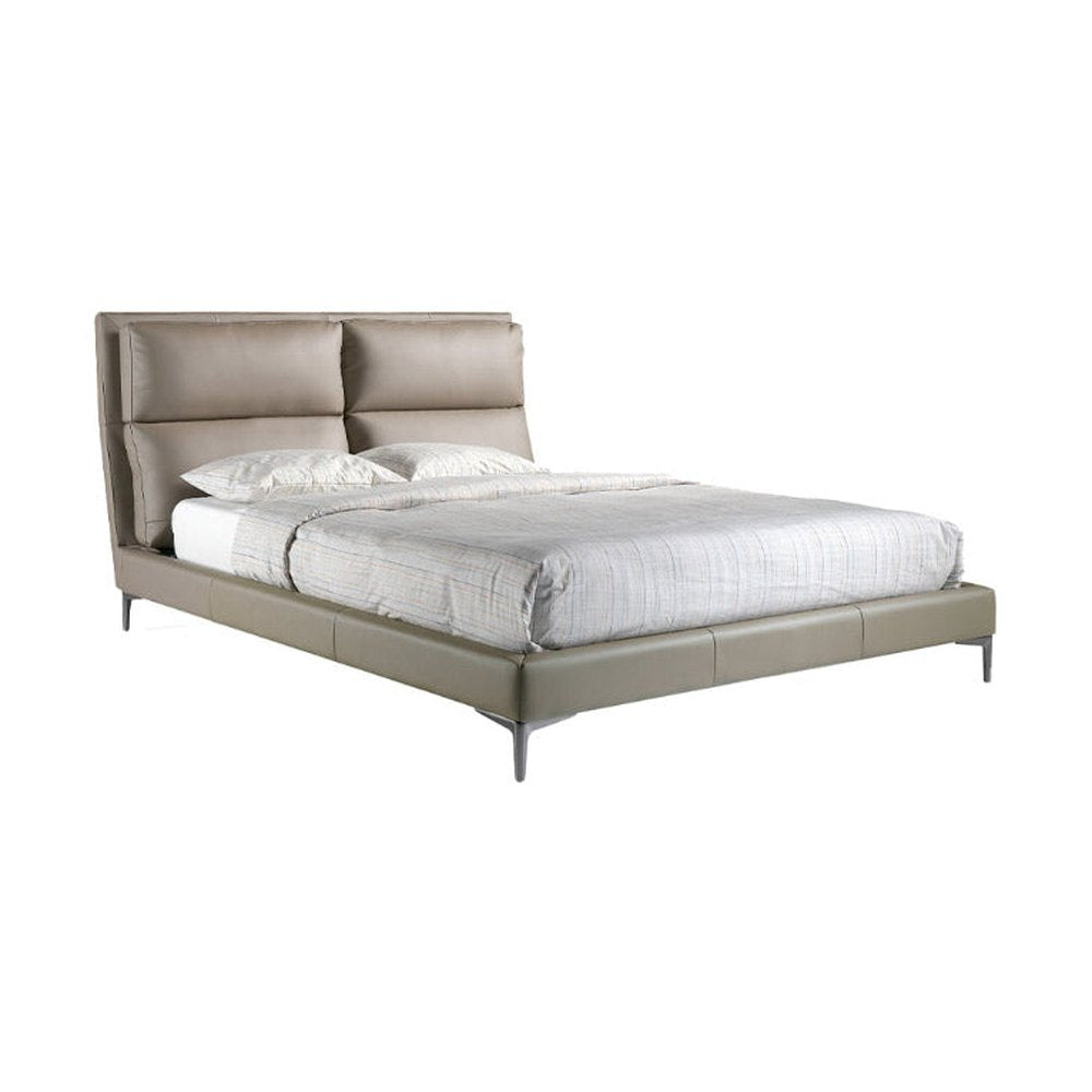 Kortárs stílusú, fenyőfavázas, taupe színű műbőrrel kárpitozott dizájn franciágy.