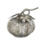 Antique Metals ezüstszínű fém töklámpás 19 cm fehér háttéren