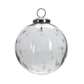 Áttetsző, 10 cm-es üveggömb karácsonyfadísz finoman maratott hópehely mintákkal, ezüst akasztóval.