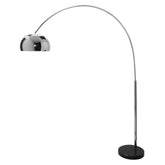 Íves, polírozott krómszínű fémből készült, design állólámpa.