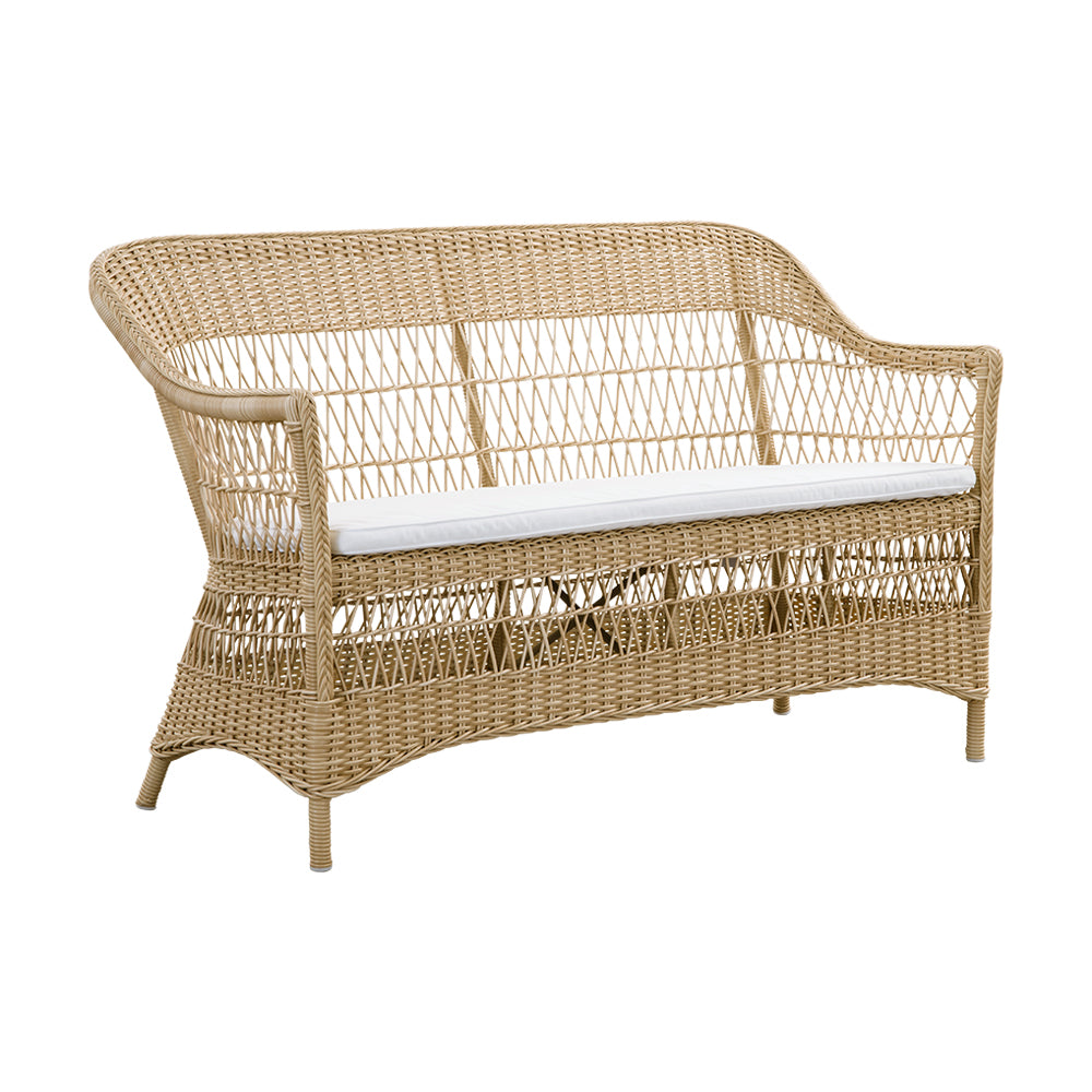 Natúr színű, 2 személyes műrattan kerti kanapé.