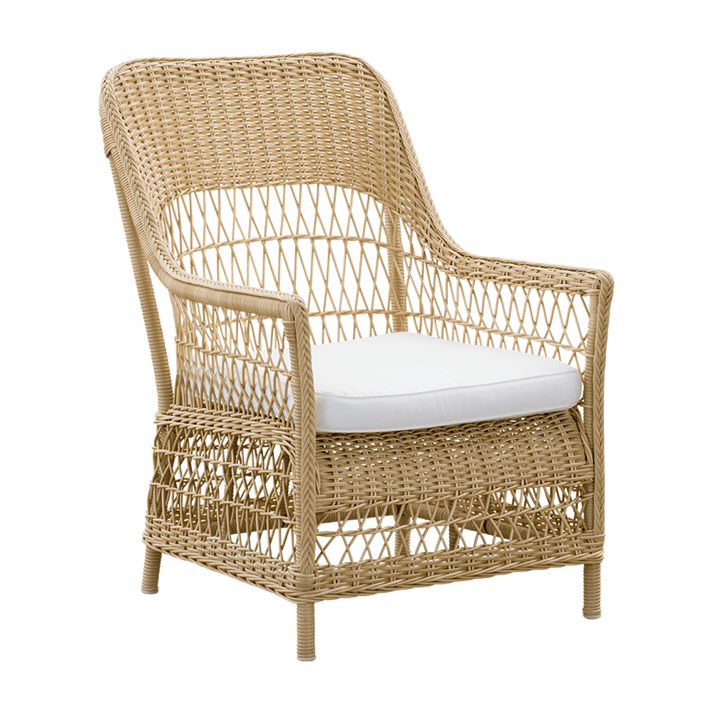 Vintage stílusú, natúr színű, műrattan kerti fotel.