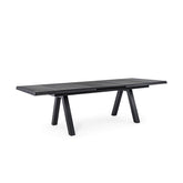 Fekete színű modern kerti asztal.