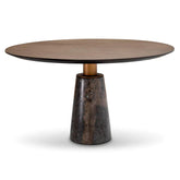 Kerek formájú dizájn étkezőasztal.