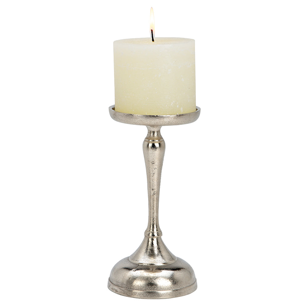 Ezüstszínű alumínium gyertyatartó.