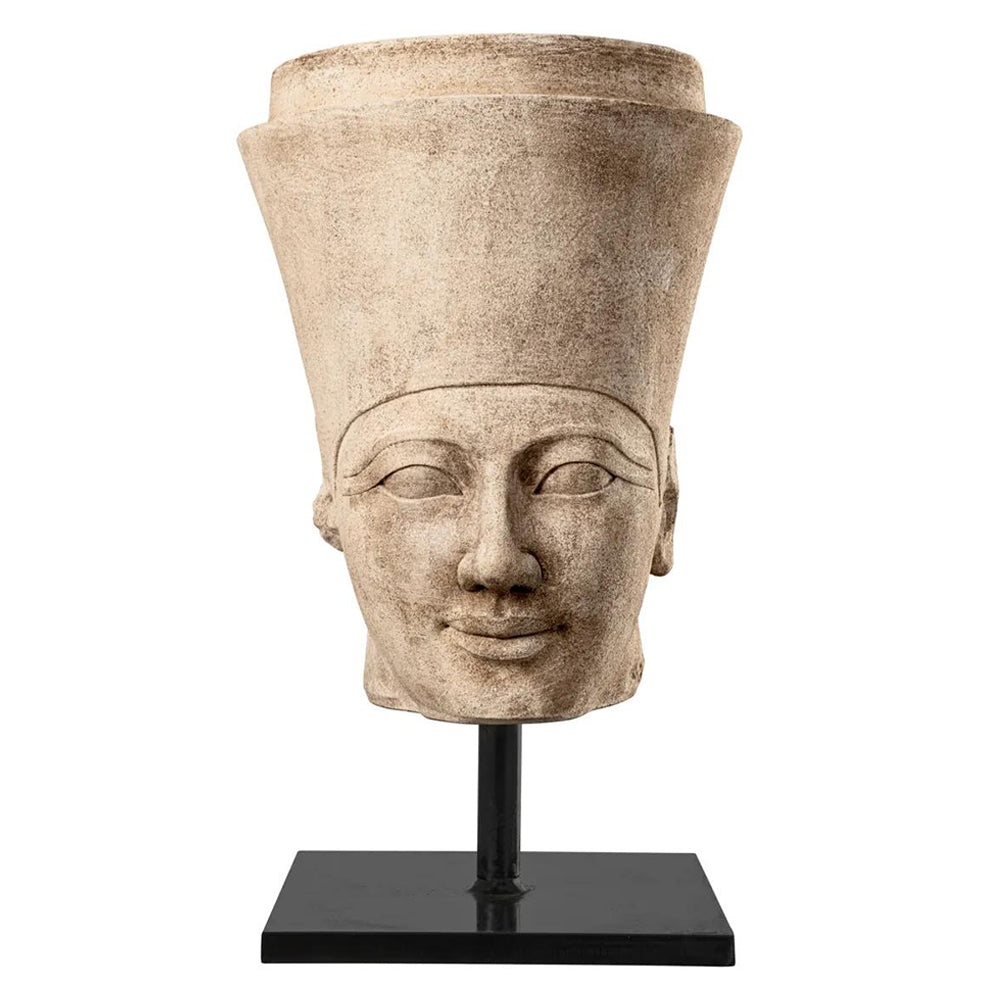 Homokkőből faragott, Hatsepszut büszt.