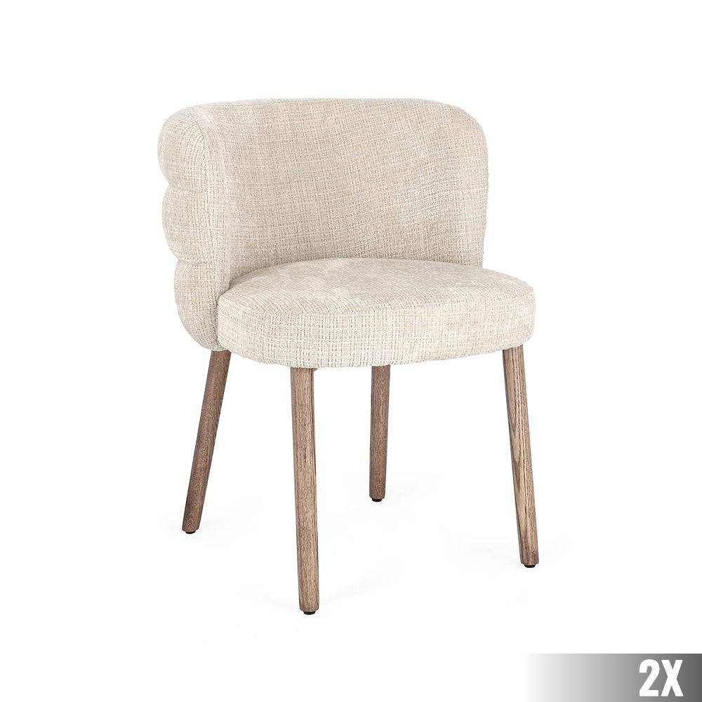 Krémszínű ILMA design szék tölgyfa lábakkal, előlnézet.