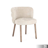 Krémszínű ILMA design szék tölgyfa lábakkal, előlnézet.