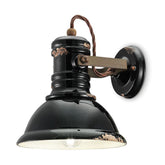 Vintage fekete színű ipari falilámpa.
