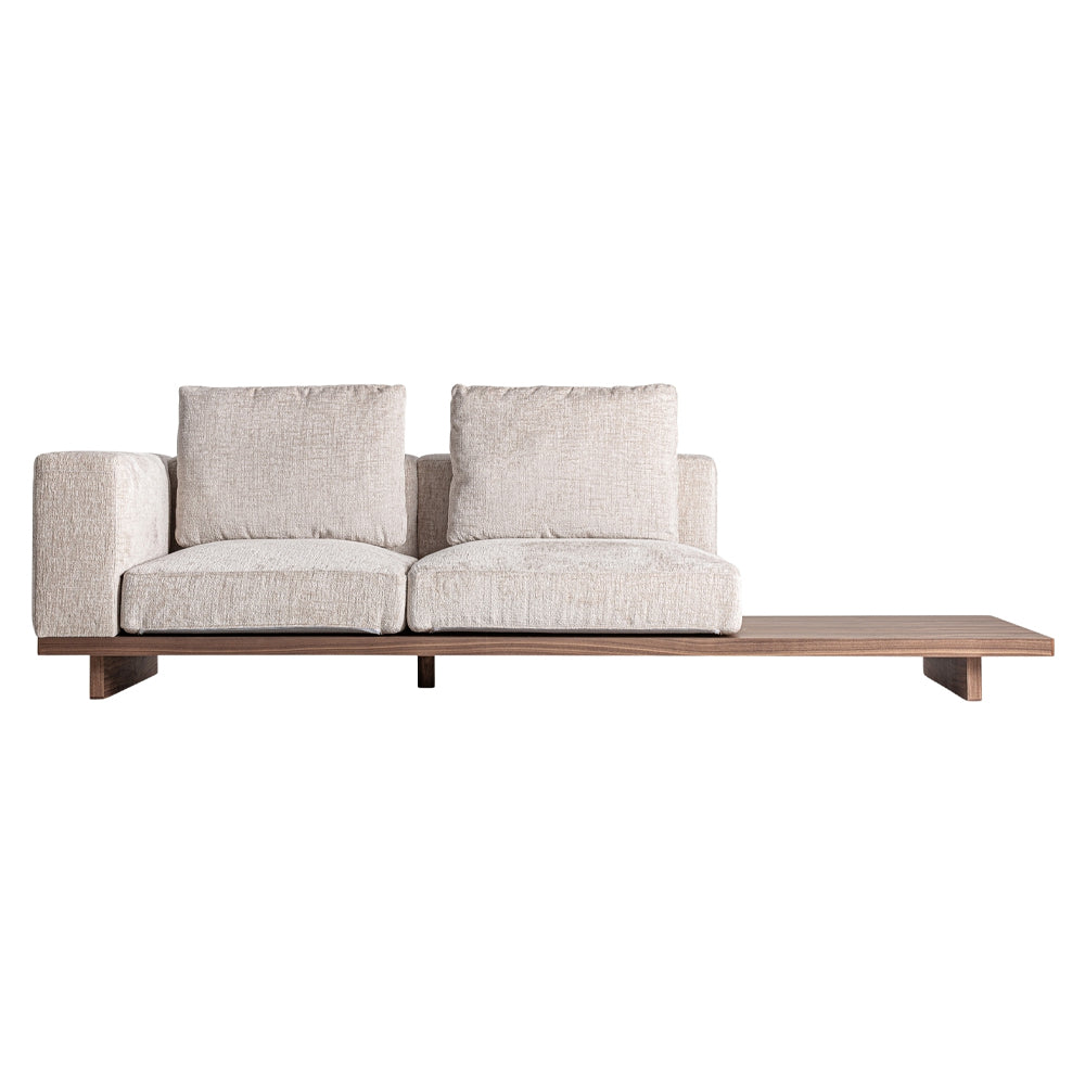 METTI taupe moduláris kanapé elölnézetből, fa alapzattal