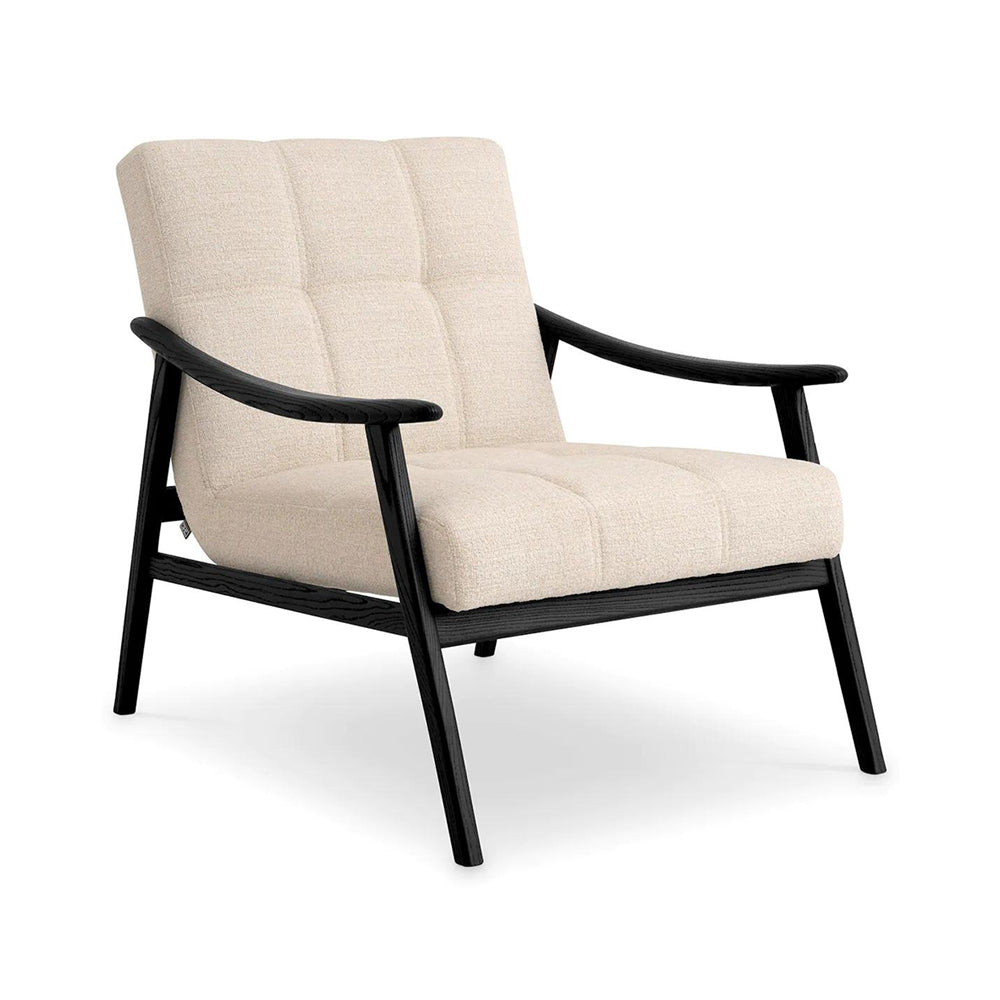 Bézs szövettel kárpitozott, formatervezett design fotel..