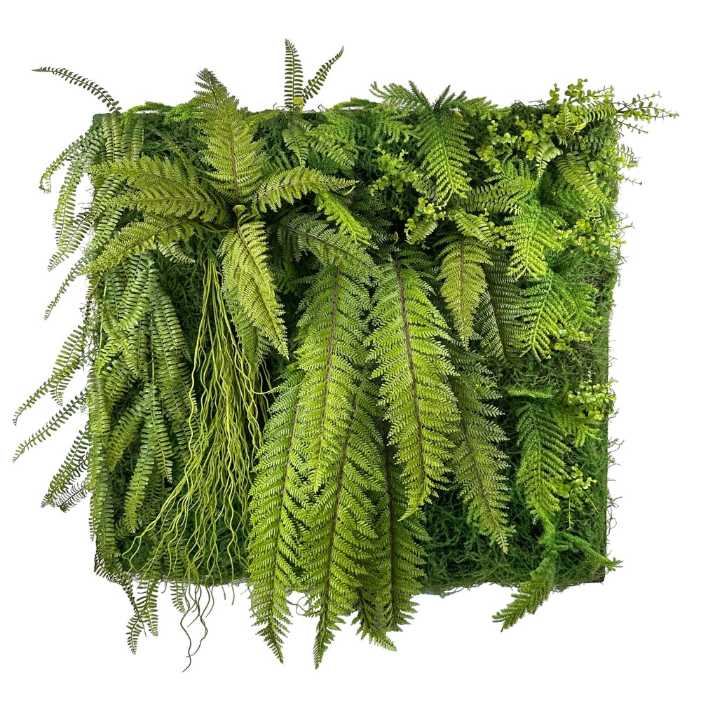 Mű páfrányokból és mesterséges mohából készült, növényfal panel.