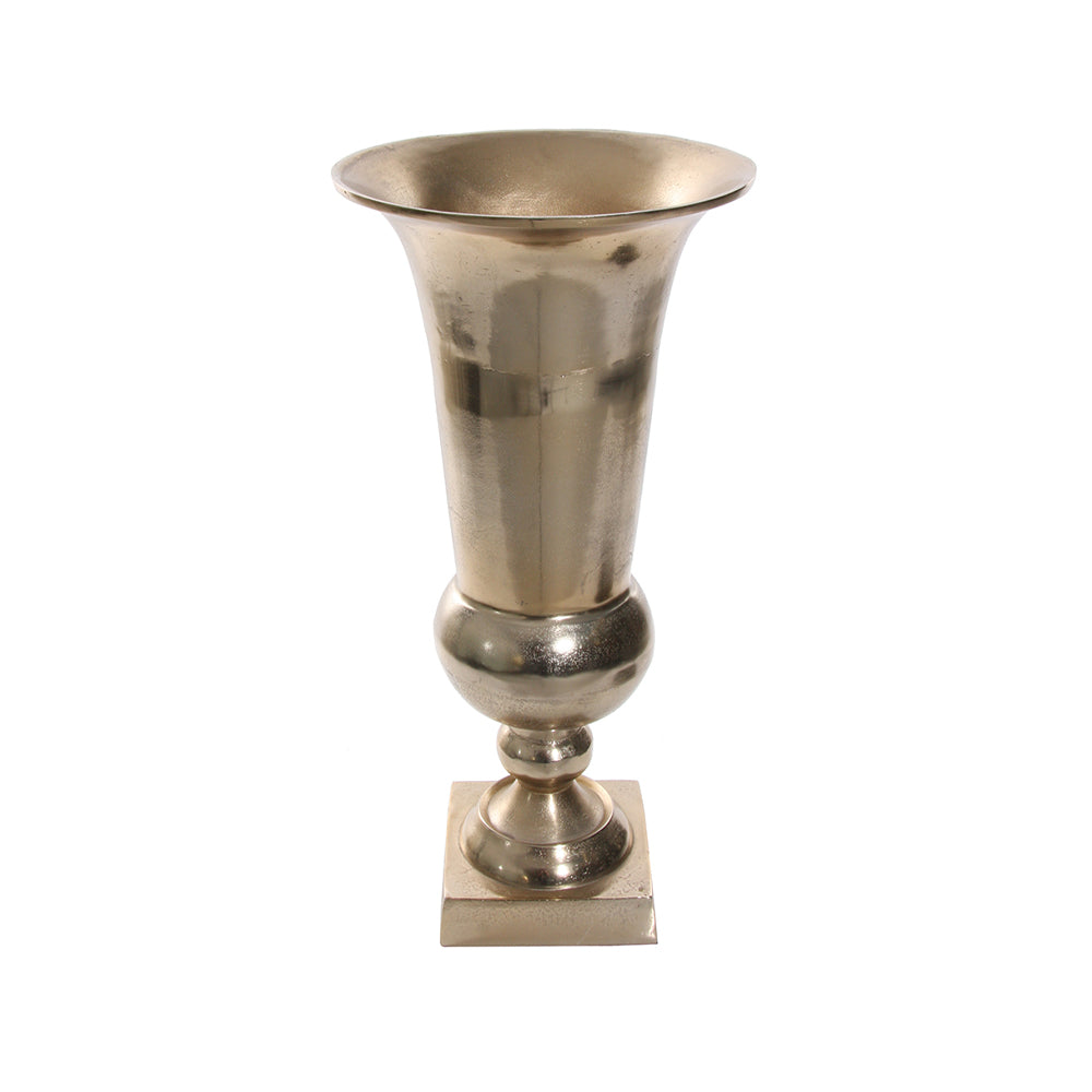 Öntött alumíniumból készült, aranyszínű nagy kaspó-váza.