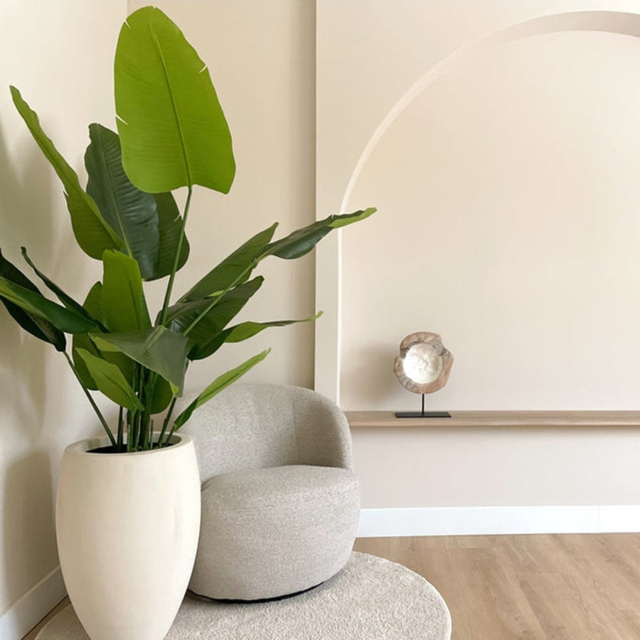 dekor mű strelitzia 150 cm világos belső térben kaspóban