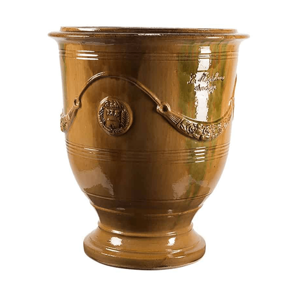 Nagy méretű, okker mázas anduze kerámiakaspó a Vase d' Anduze Emaillés Tradition kollekcióból, Medici stílusú füzérdíszítéssel.