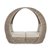 Kétdarabos, formatervezett, összetolható kerti pihenőágy.