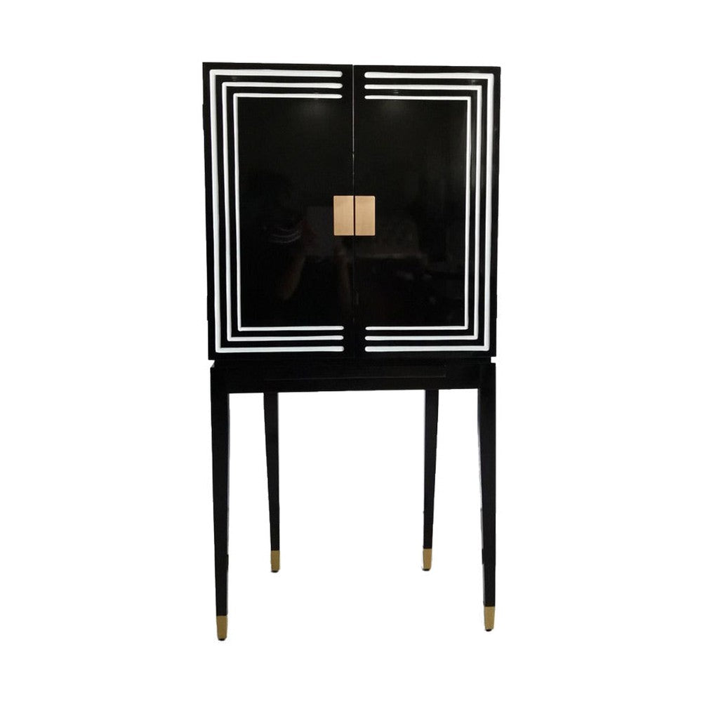 Fából készült, art deco stílusú, fényes fekete bárszekrény, fehér díszítősávokkal.