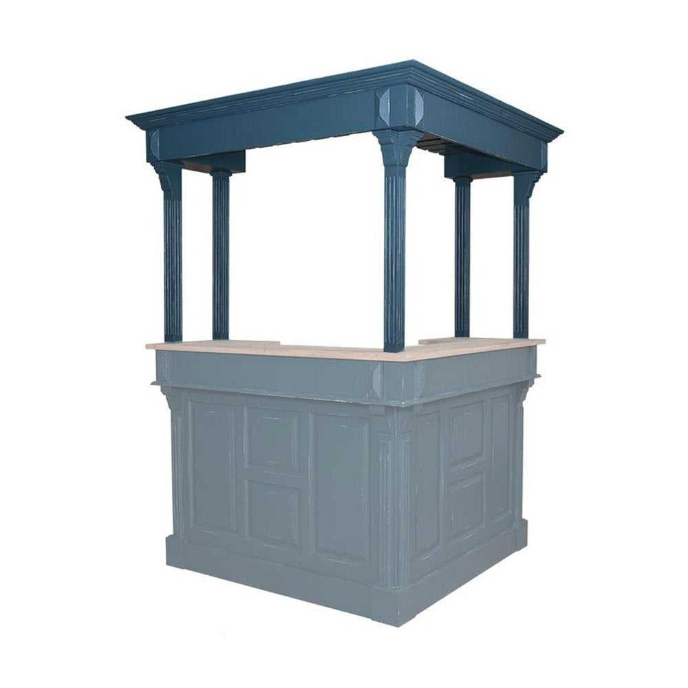 Kék színű, fenyőfából készült bárpult sarokelem öt oszlopon álló galériával.