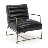 Egyedi formatervezésű, fekete műbőrrel kárpitozott kortárs stílusú fotel.