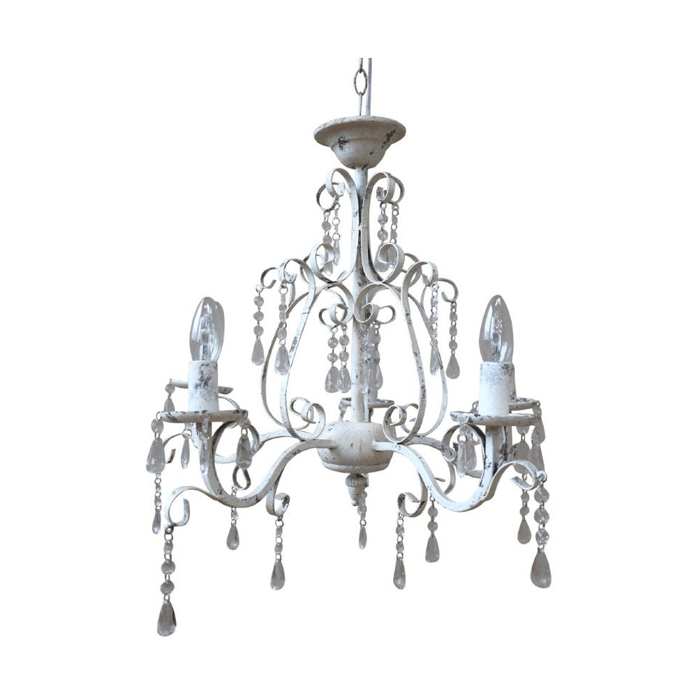 Shabby Chic stílusú csillár, öt izzótartó díszes karral. A csillárt akrilgyantából készült kristályfüzérek díszitik. Színe antikolt fehér.