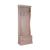 Bézs színű klaszicizáló előszobafal három fogassal és cipősszekrénnyel.