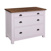 Fehér színű, tömör fenyőfából készült polcos konyhaszekrény, sötétbarna tölgyfa fedlappal.