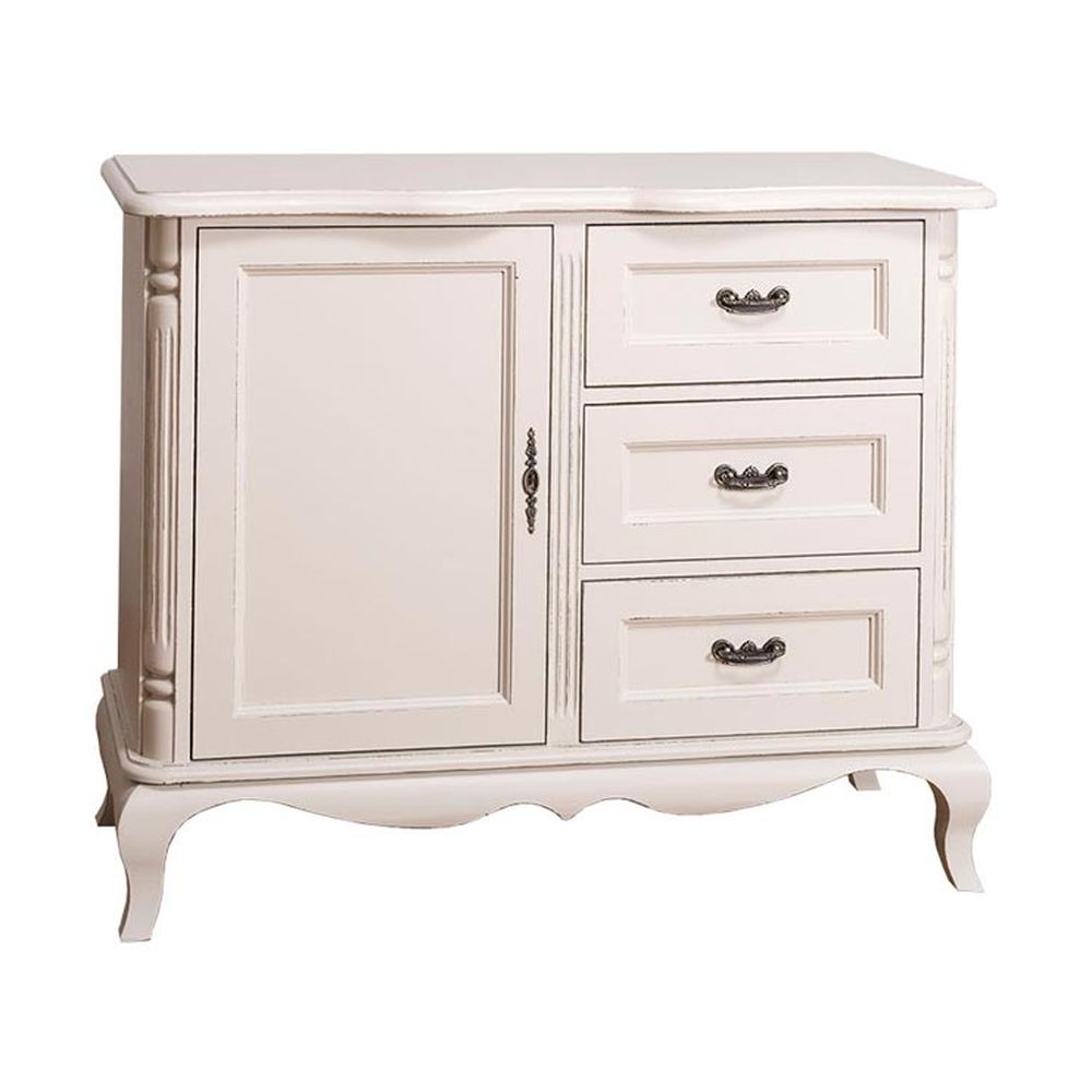 Fehér színű, shabby chic stílusú fenyőfa komód három fiókkal és egy ajtós tárolóval.