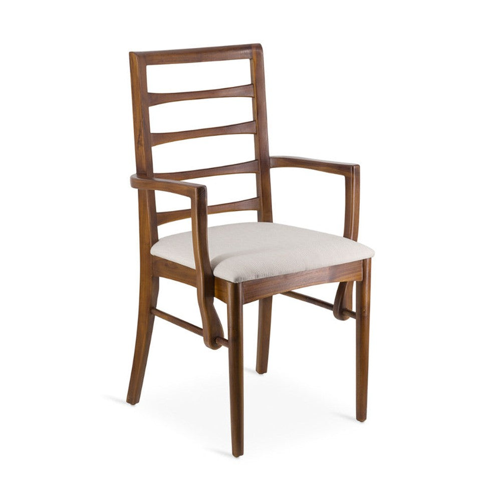 Modern stílusú, teakfából faragott, bézs színű szövettel kárpitozott kézműves karosszék.