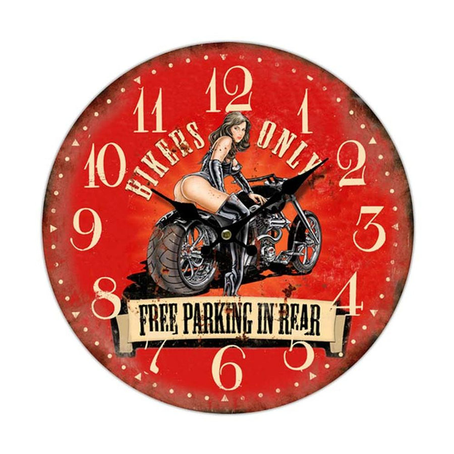 Retro vörös kör alakú fém falióra motoron ülő nőalakkal