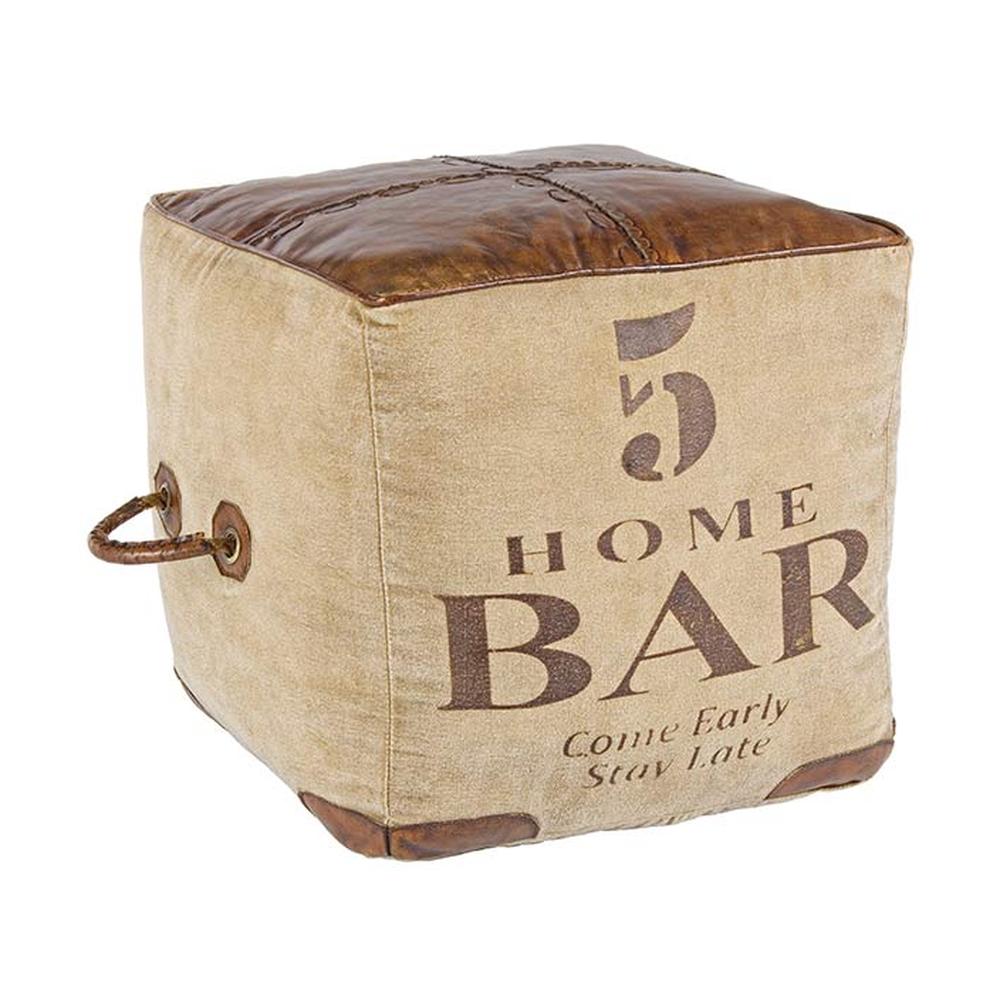 Újrahasznosított vászonból és bőrből készült kocka alakú puff.