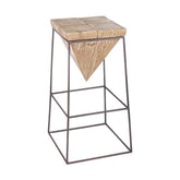 Skandináv stílusú, fenyőfából és fémből készült rusztikus bárszék.