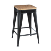 Ipari, loft stílusú, natúr színű fa ülőkével kialakított, fekete színű fém bárszék.