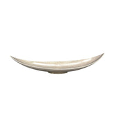 Csónak formájú, ezüst színű fémtál