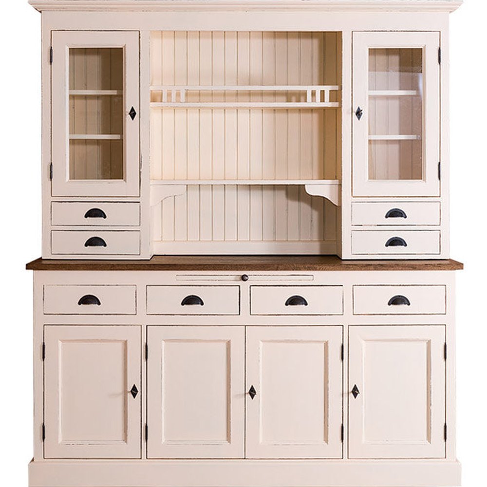 Tömör fenyőfából készült, 179 cm hosszú és 197 cm magas tálalószekrény