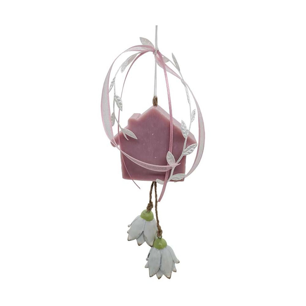 Prémium minőségű, függeszthető, 25 cm magas (+ akasztó), exkluzív megjelenésű, házikó alakú, illatos kézműves szappan dekoráció, fehér színű fém tulipánokkal