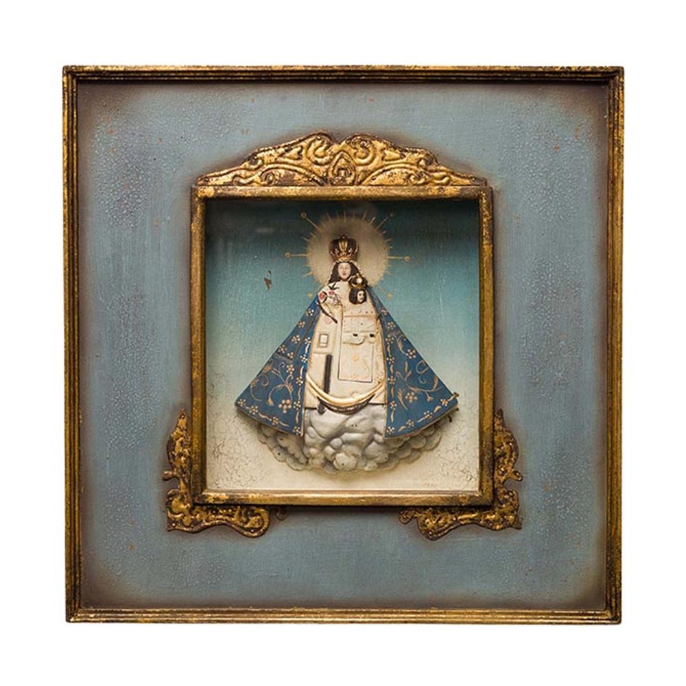 Szoborfülkés fa képkeretbe foglalt, az Irgalmas Szűzanyát ábrázoló figura.