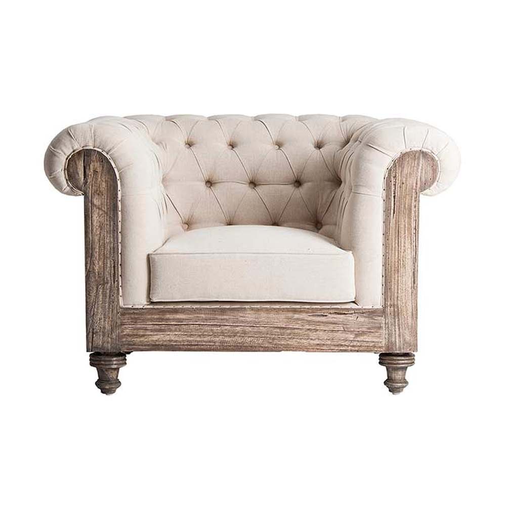 Prémium kategóriás, gyarmati stílusú, újrahasznosított trópusi fából készült, tört fehér színű szövettel kárpitozott fotel.