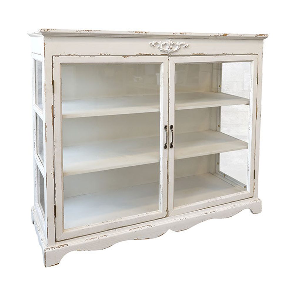 Antikolt patinás felületű, 2 ajtós krém színű vitrines tárolószekrény.