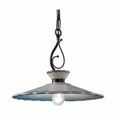 Kerámiából és fémből készült, textilburkolatú vezetékkel kialakított, kézműves függeszték lámpa.