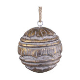 Antikolt, arany felületű, fából készült , gömb formájú karácsonyfadísz .