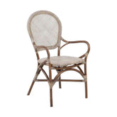 Vintage stílusú, természetes rattanból készült, bézs és barna színű kézműves karosszék.