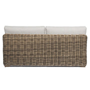 Barna színű műrattanból készült kerti kanapé, levehető bézs színű ülő és hátpárnákkal.