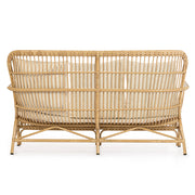 Natúr színű, 3 személyes műrattan kanapé, párnákkal.