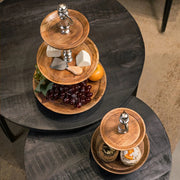 Mangófából és alumíniumból készült, 3 szintes kínálóállvány.