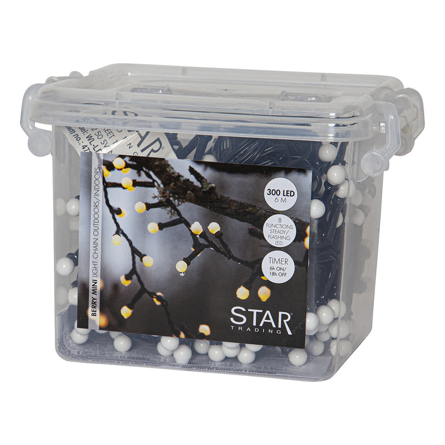 Meleg fehér fényű, 300 LED-es bogyós fényfüzér.