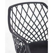 Fekete színű, modern műanyag étkezőszék.